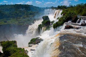 Iguazu_Falls,_Misiones,_Argentina,_7th._Jan._2011_-_Flickr_-_PhillipC_(5)